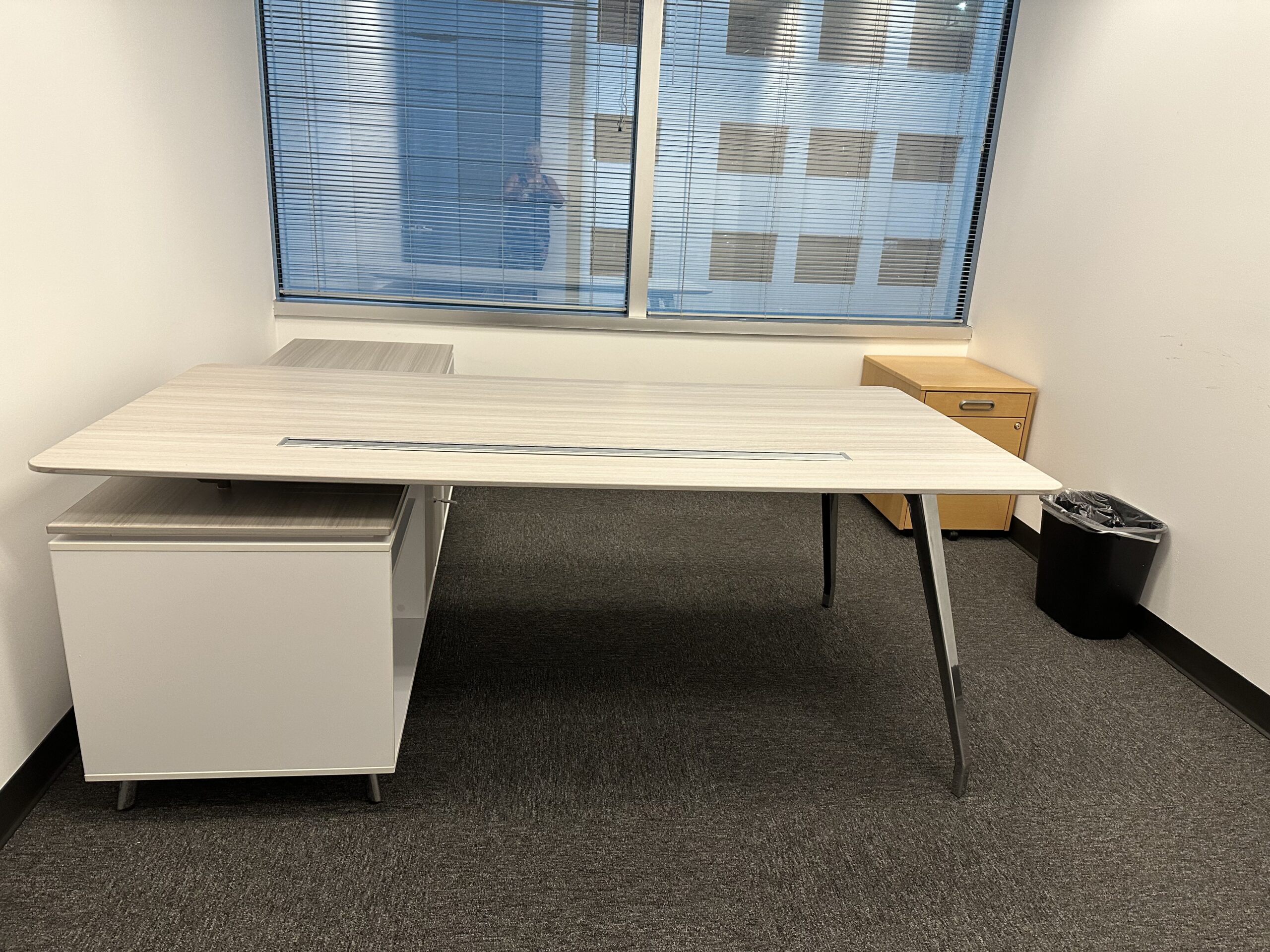 L-desk with open Return/Credenza